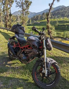 Benelli 150i sports and tour bike