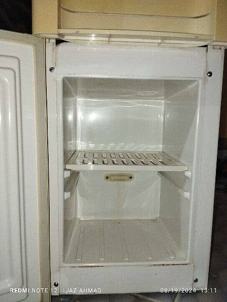 hot and cold water dispenser with fridge 1