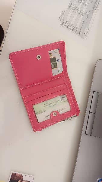 Bifold ladies leather wallet,card holder,coins safety zipper 3