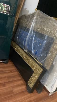 wooden bed 10/9 condition