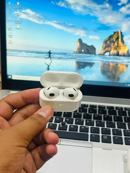 Apple airpods 3rd gen 4