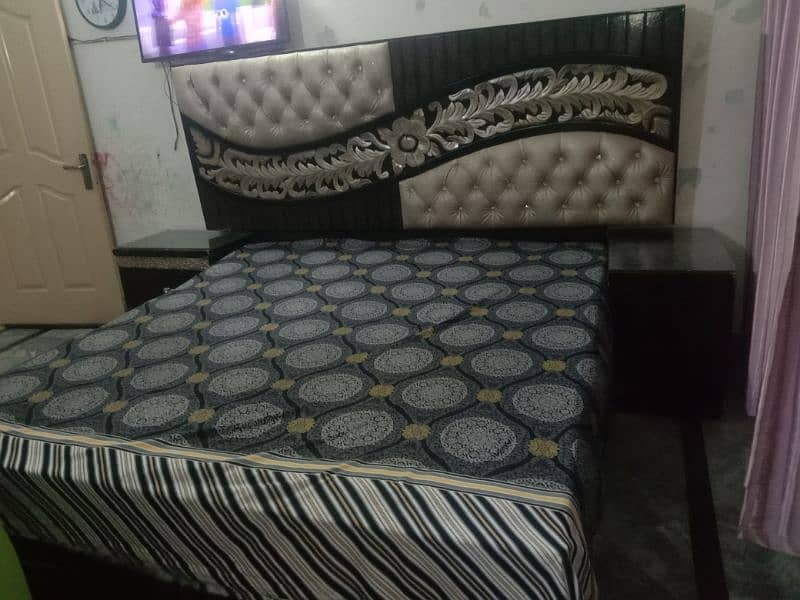 wooden high gloose very heavy bed set 03008125456 2