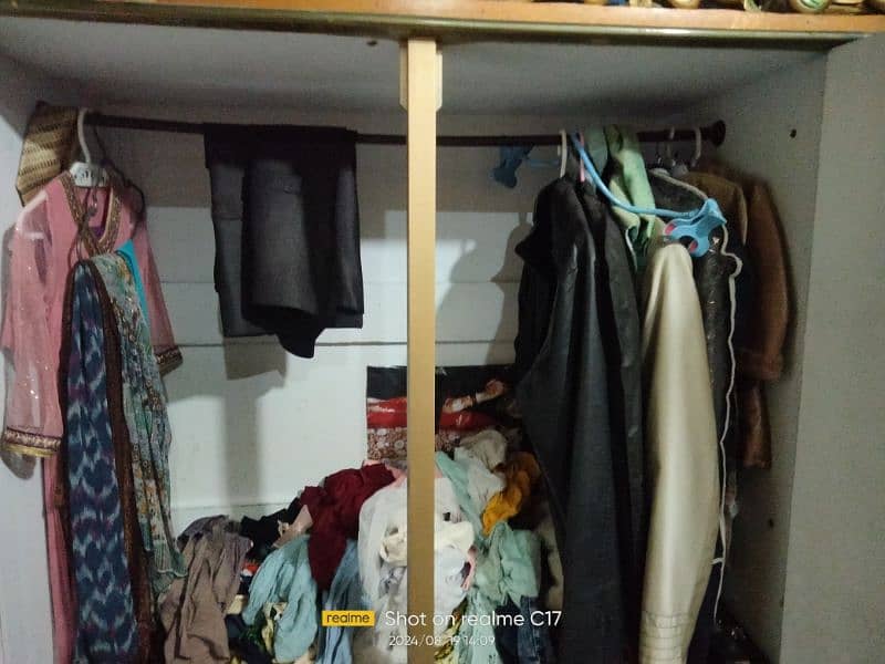 3 door wardrobe and dressing 2