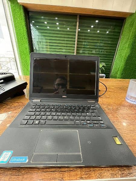 Dell Latitude E7270 1