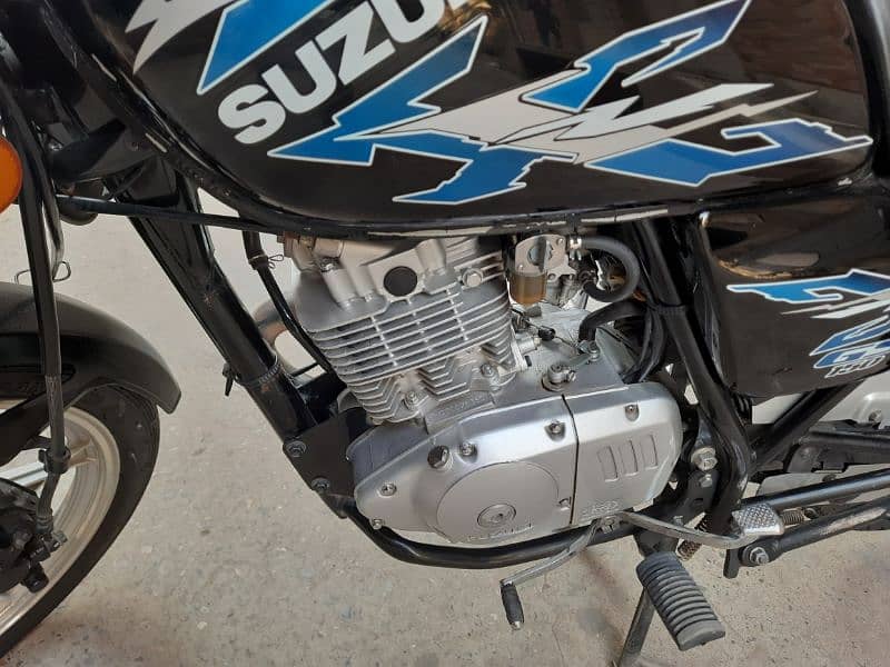 Suzuki GS 150 Special edition 5