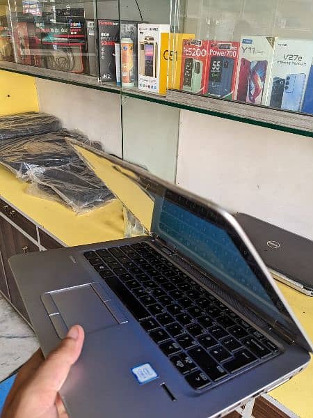 HP Elite book 820 G4 3