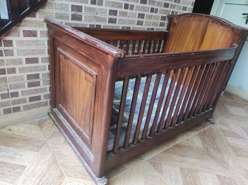 Gently Used Baby Cot for Sale – Excellent Condition" 5