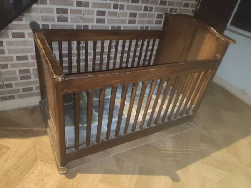 Gently Used Baby Cot for Sale – Excellent Condition" 7