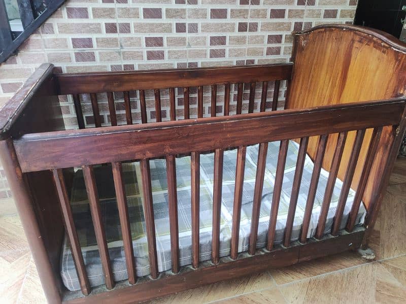 Gently Used Baby Cot for Sale – Excellent Condition" 8