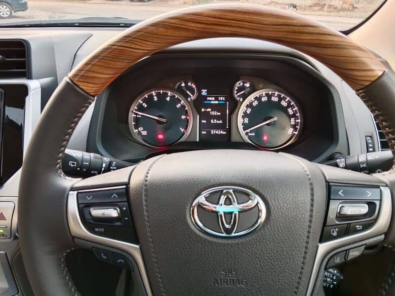 Toyota Land Cruiser 2019 19