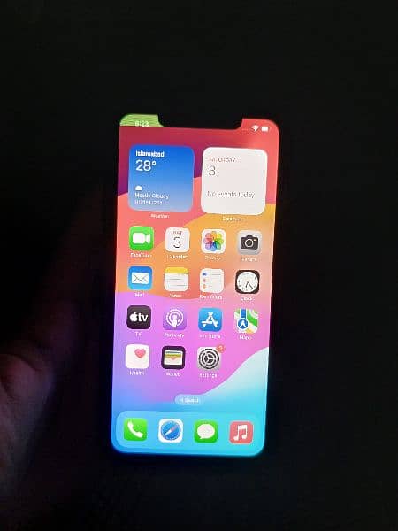 i phone 11 pro max ka gx ka panel ha sirf thori c line ha working 100% 0