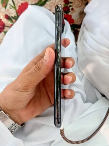 iPhone XS Max 3