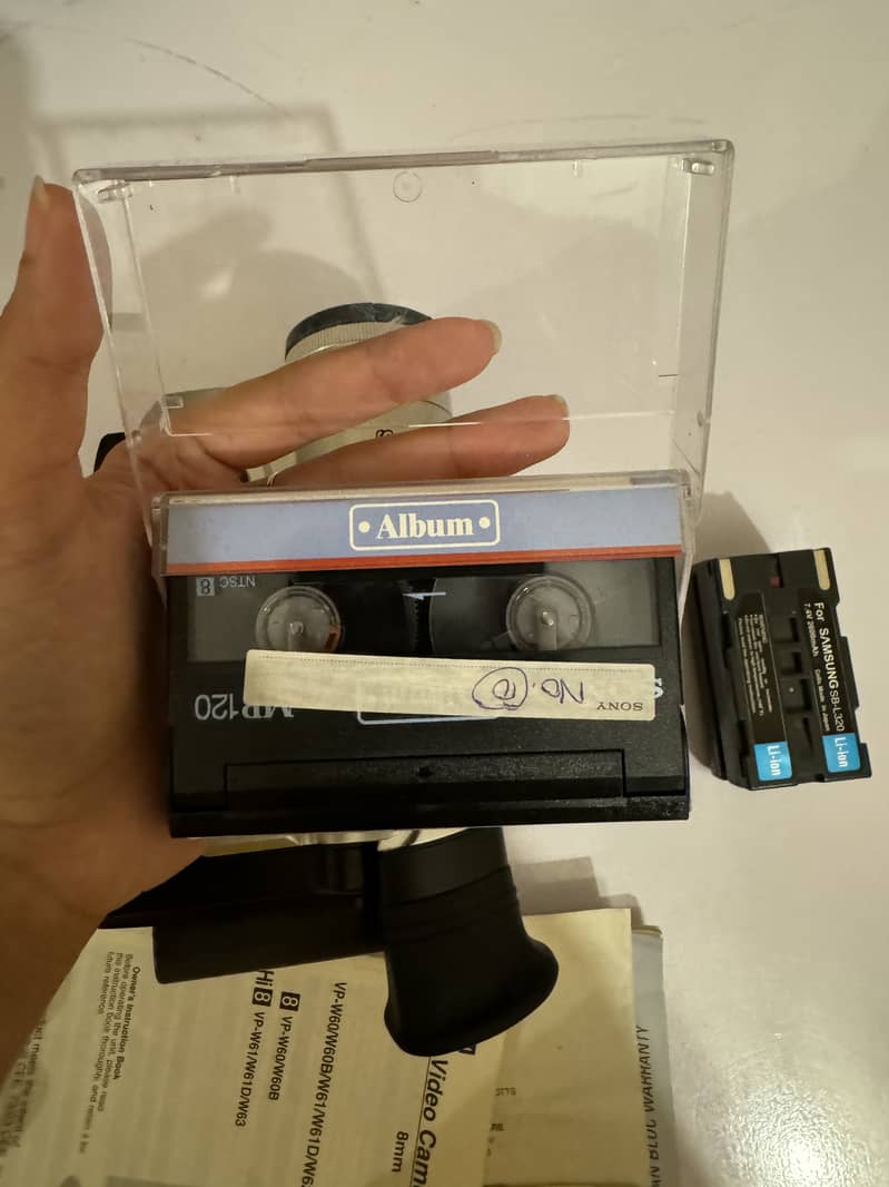 Vintage Samsung camcorder (cassette type) 2