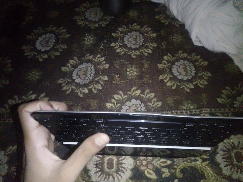 Logitech ultrathin Bluetooth keyboard chargable 3