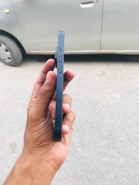 iphone 13 dark blue 2