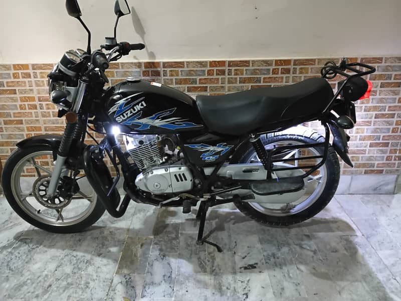 Suzuki GS 150 SE 2020 8