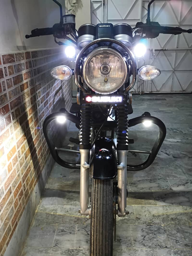 Suzuki GS 150 SE 2020 10