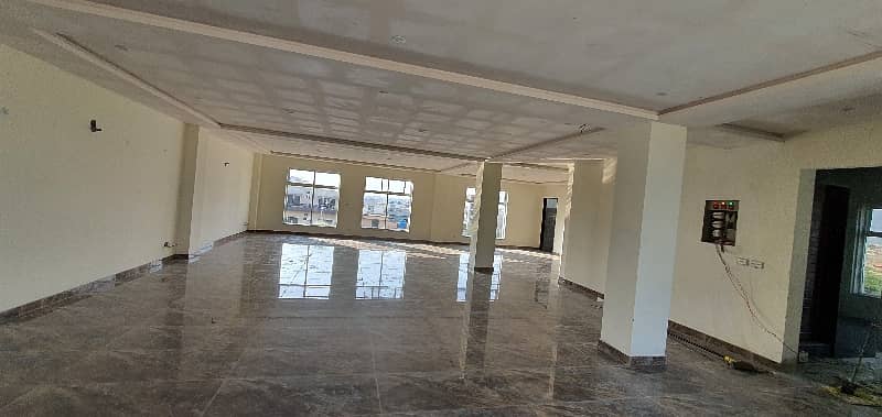 2 Kanal New Building For Rent In Johartown 6