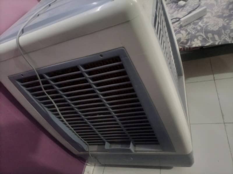 United UD-750 model air cooler 1