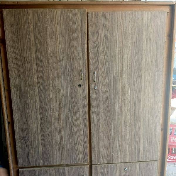 Good condition cupboard 0