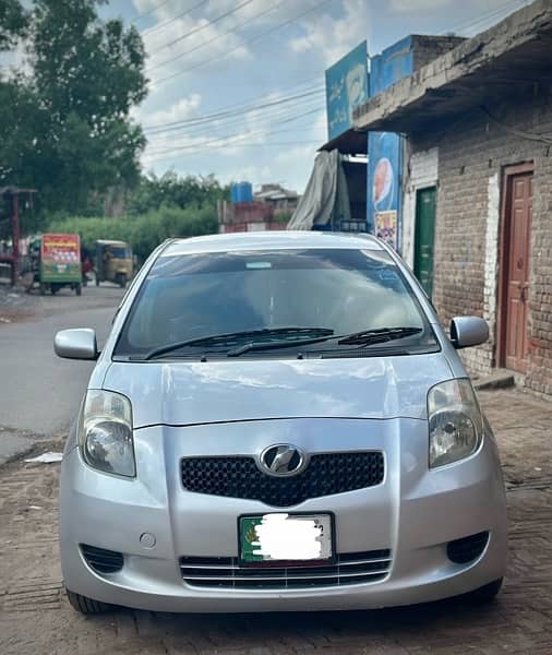 Toyota Vitz 1