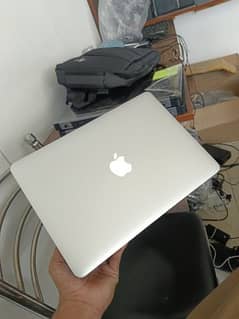 MACBOOK