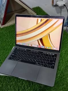 Macbook Pro 2017 13inch 256gb