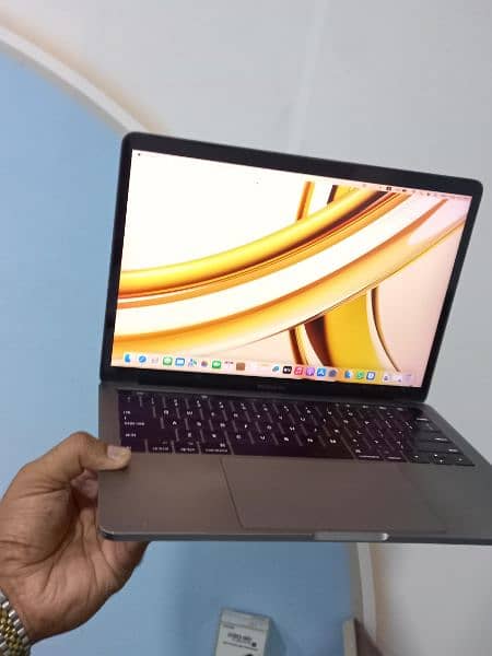 Macbook Pro 2017 13inch 256gb 9