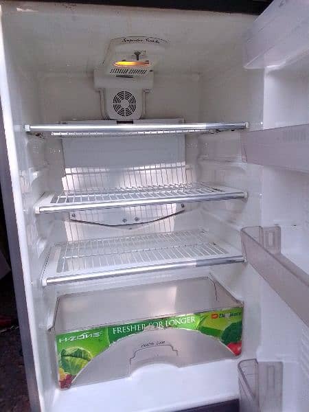 Dawlance fridge medium size for sale 4