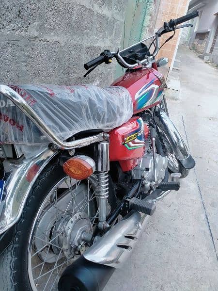 Honda 125 2022 Model Like Zero Meter 3