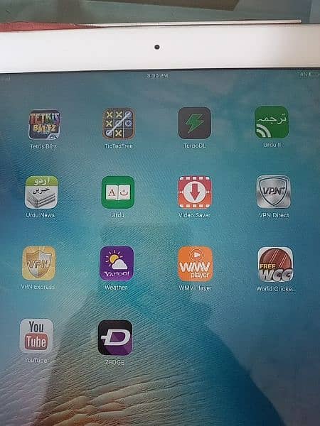 IPAD 4 Model a1458 condition 10/10 (factory unlocked) apps installed 11