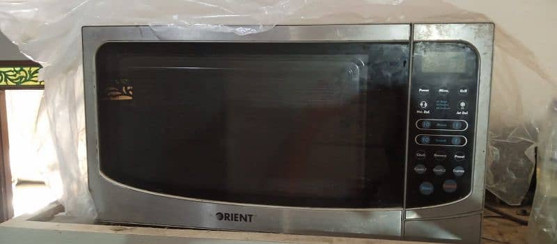 Orient Large Microwave Digital 37 liters 0