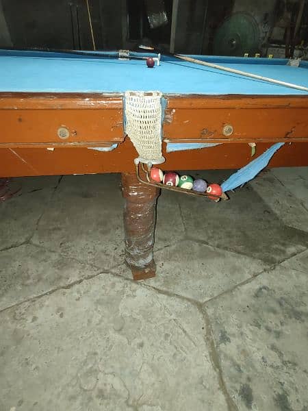 Snooker Table for sale 5 by 10 fiiting b krwa du ga  read full add 2