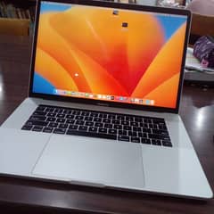 Macbook pro 2017 15.6" inches 0