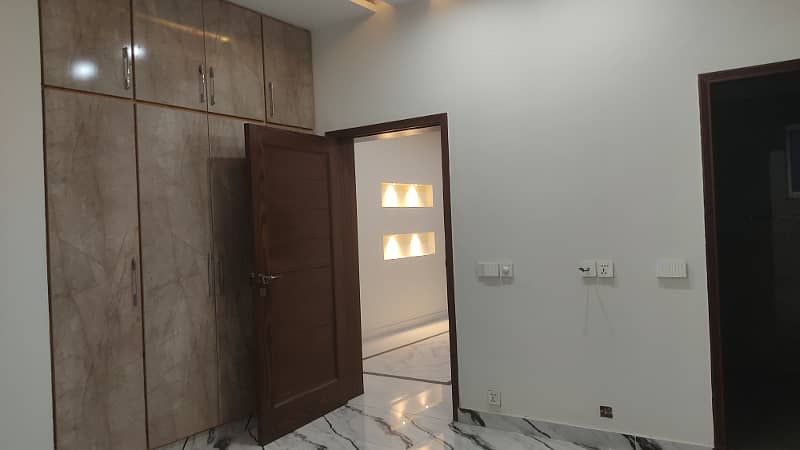 1 Kanal Upper Portion Available For Rent 8