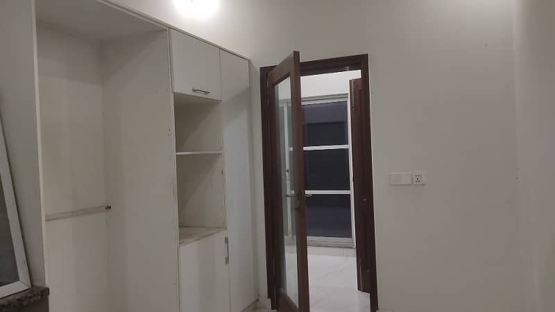 1 Kanal Upper Portion Available For Rent 9