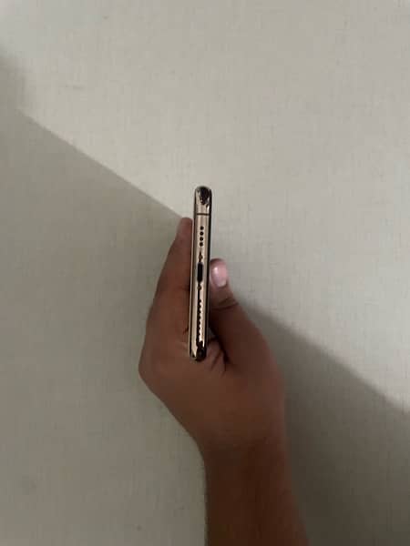 iPhone Xs Max 256 GB PTA Approved 9