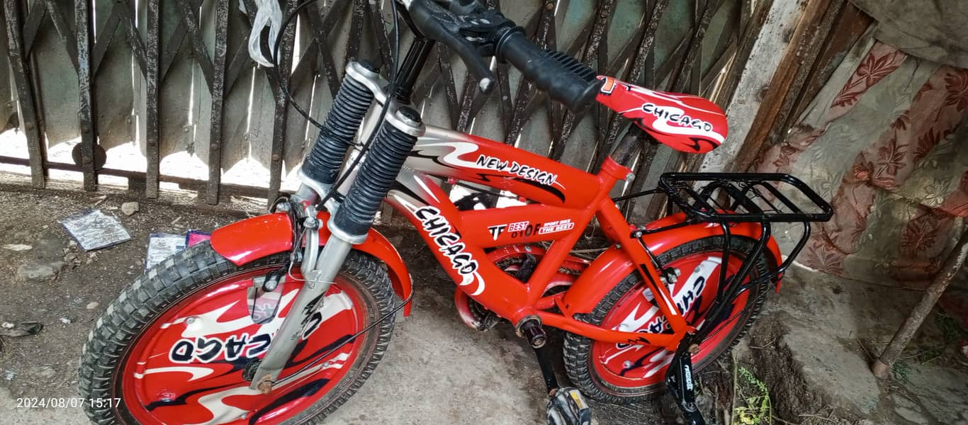 good condition Chicago branded kids cycle 1