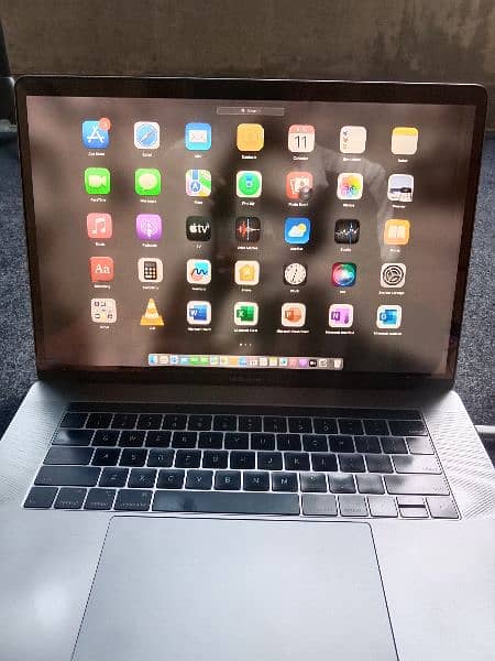 MacBook pro 15 inch 2018 Model 9