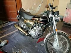 Honda 125 Gold Black