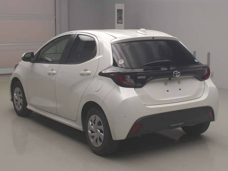 Toyota Yaris1.0 g __ 2021 Model 3