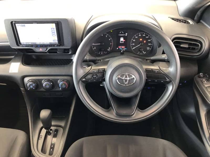 Toyota Yaris1.0 g __ 2021 Model 4