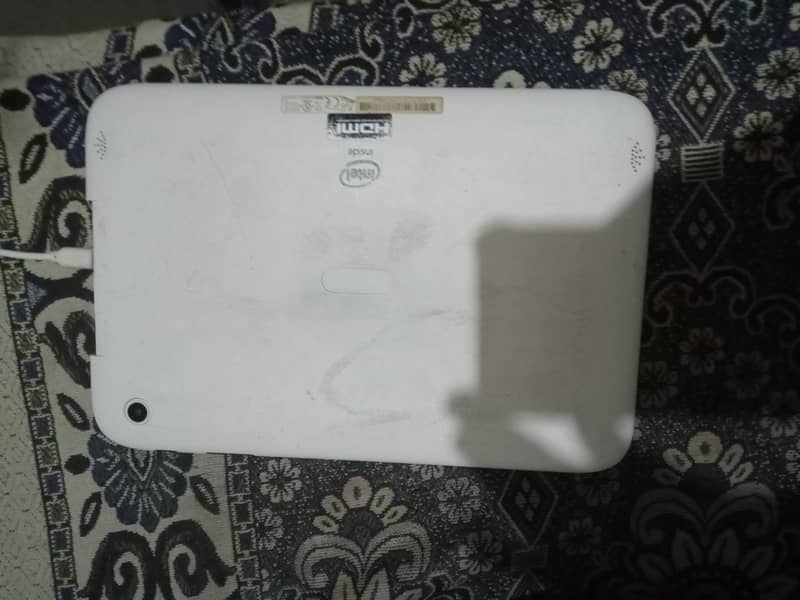 Intel tab 10 inch used . 1 GB ,10 GB. 1