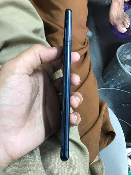 sony experia 5 mark2 8gb 128gb non PTA sim working hai 4