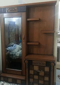 Dressing table orgent for sale ( singar mez )