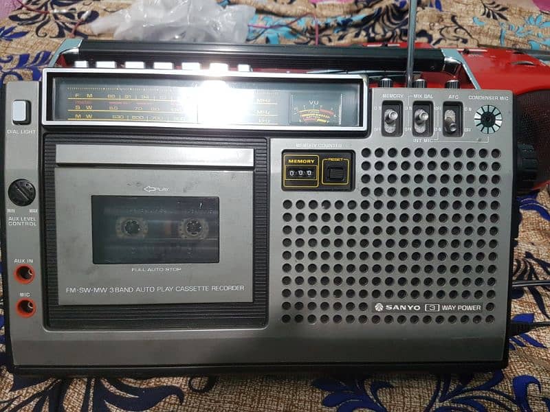 sanyo tape recorder radio 1