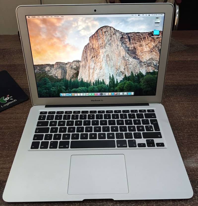 Macbook Air Early 2014 1