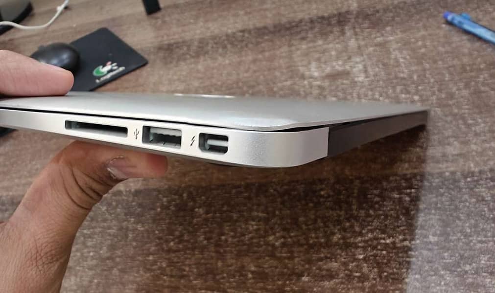 Macbook Air Early 2014 7