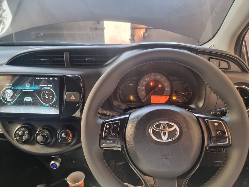 Toyota Vitz  F safty 1.0 2018 8