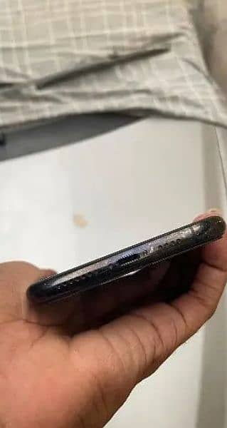 iPhone 11 pro max factory unlocked non pta 3